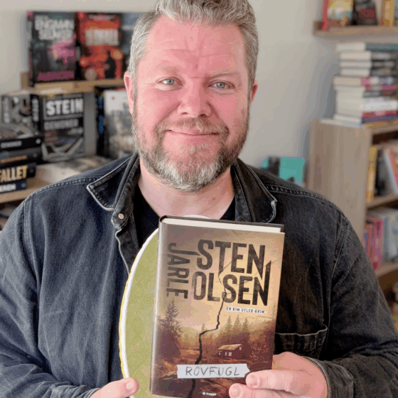 Klassisk politikrim av beste merke: Vidar anbefaler krimromanen «Rovfugl» denne påsken